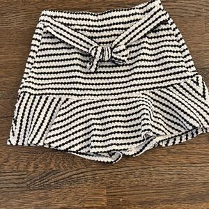 Zara Black and White Textured Skorts